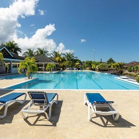 Richmond - Heroes Villa, Ac, Security, Access To Pool, Playground & Private Beach - Welcome Breakfast Basket Экстерьер фото