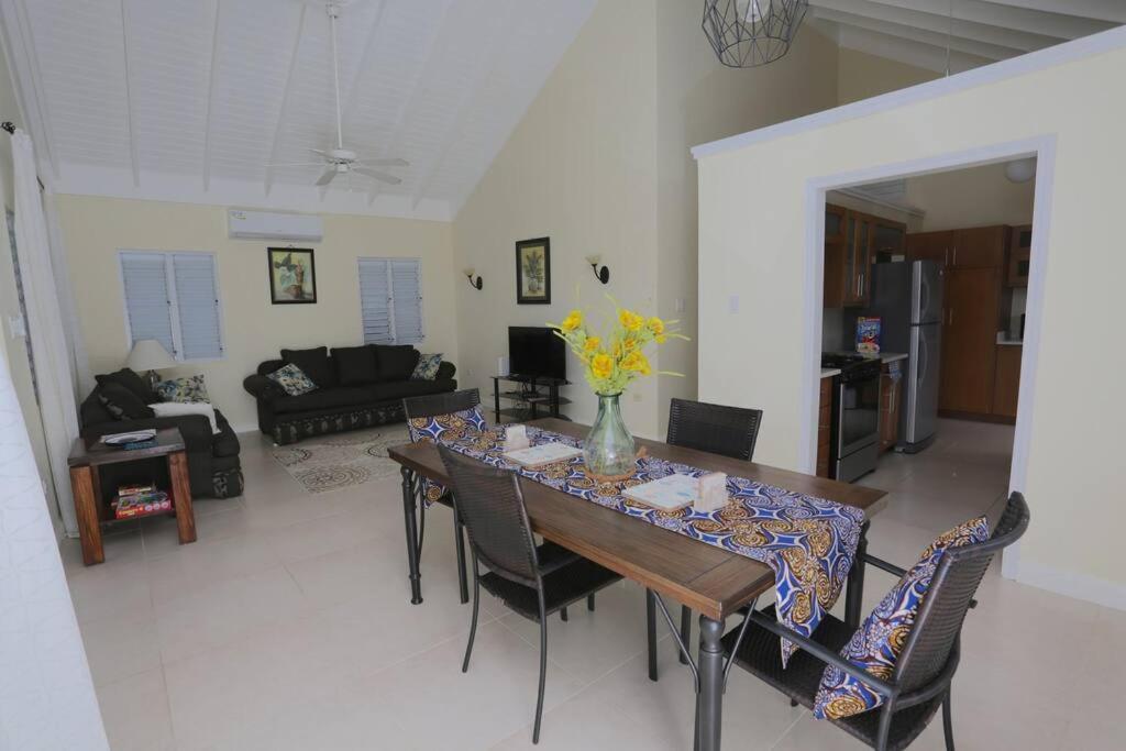 Richmond - Heroes Villa, Ac, Security, Access To Pool, Playground & Private Beach - Welcome Breakfast Basket Экстерьер фото